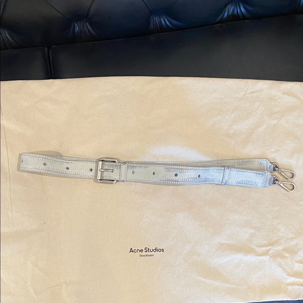 Acne Cream Large Leather Tote with Front Pockets and Detachable Strap - Picture 9 of 9